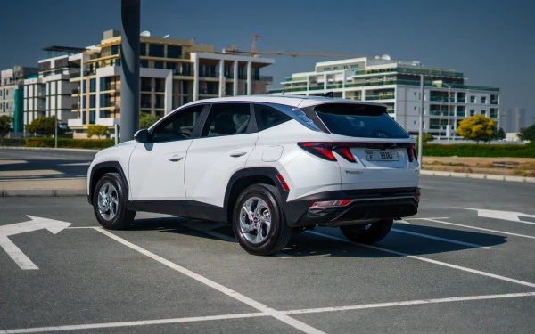  White Hyundai Tucson Photo 