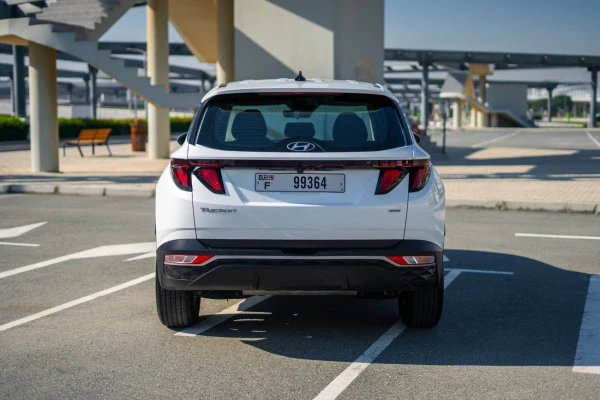 White Hyundai Tucson Photo 