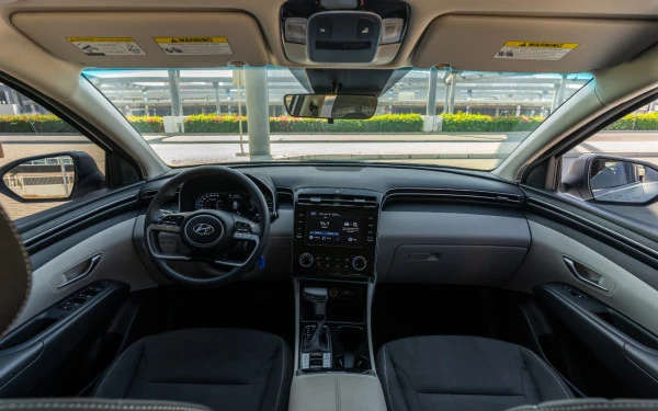  White Hyundai Tucson Photo 