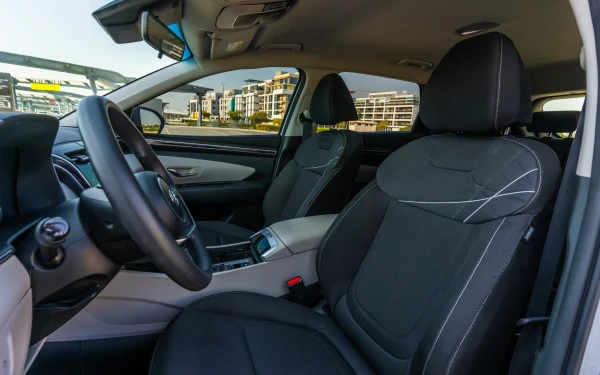  White Hyundai Tucson Photo 