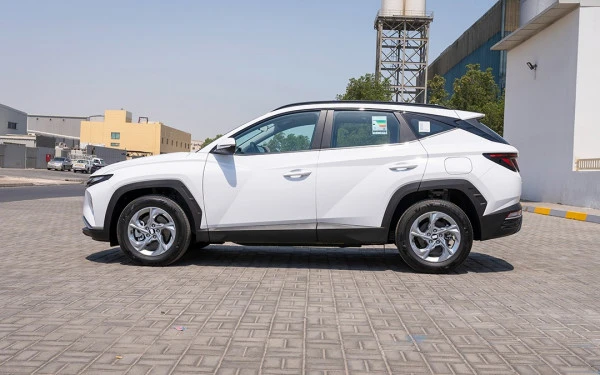  White Hyundai Tucson Photo 