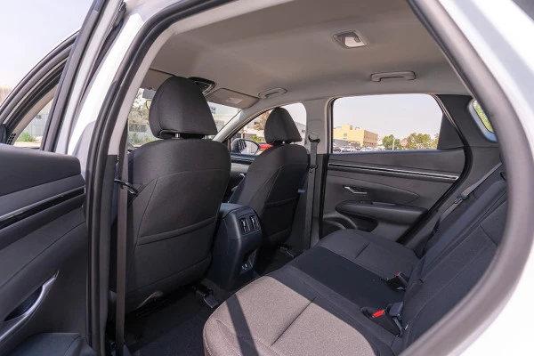  White Hyundai Tucson Photo 