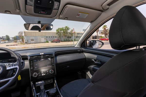  White Hyundai Tucson Photo 