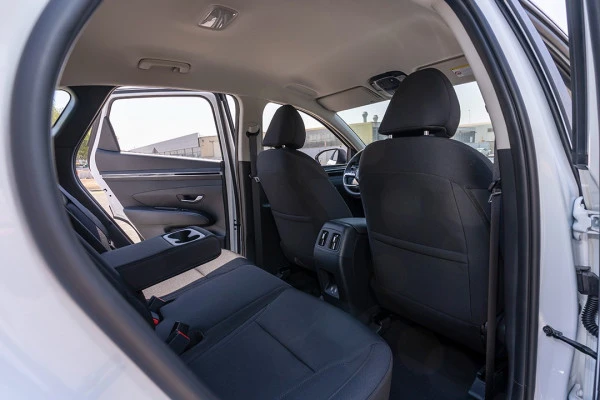  White Hyundai Tucson Photo 