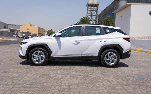  White Hyundai Tucson Photo 