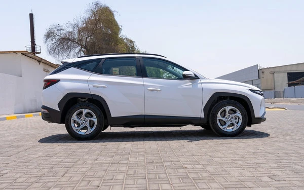  White Hyundai Tucson Photo 