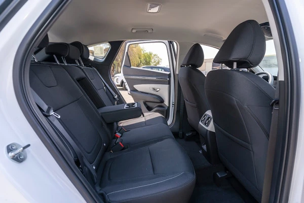  White Hyundai Tucson Photo 