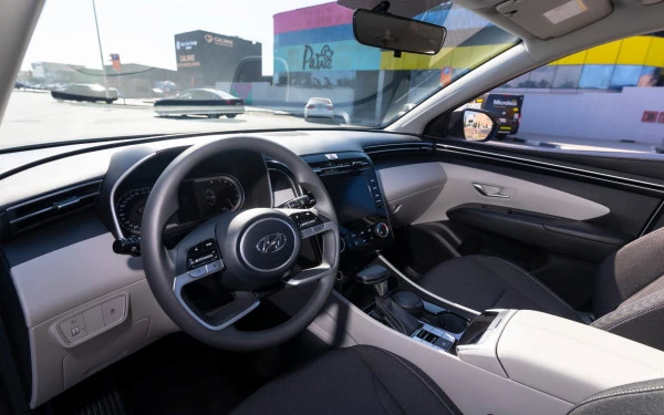  White Hyundai Tucson Photo 