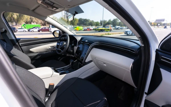  White Hyundai Tucson Photo 