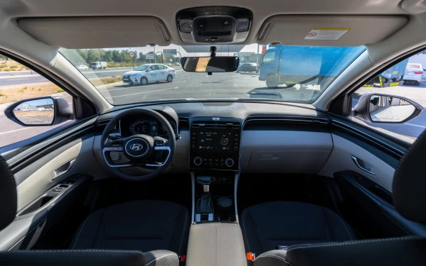  White Hyundai Tucson Photo 