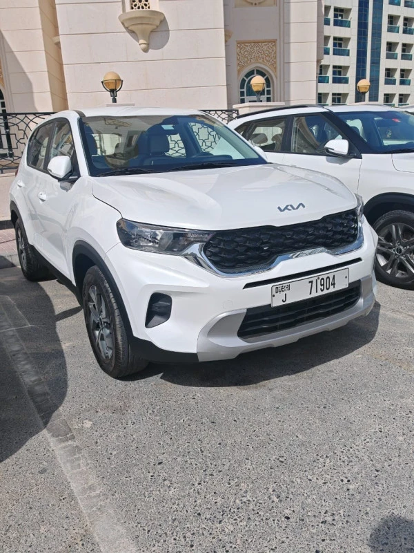  White KIA Sonet Photo 