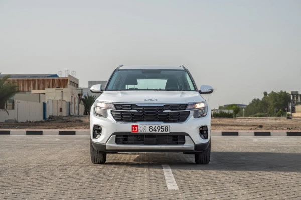  White KIA Seltos Photo 