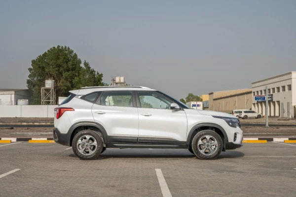  White KIA Seltos Photo 