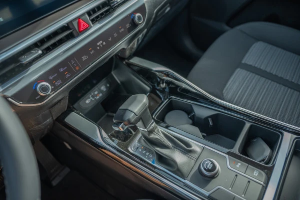  White KIA Seltos Photo 