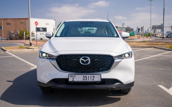  White Mazda CX5 Photo 