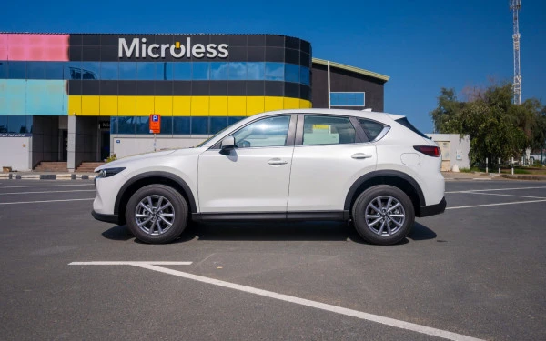  White Mazda CX5 Photo 
