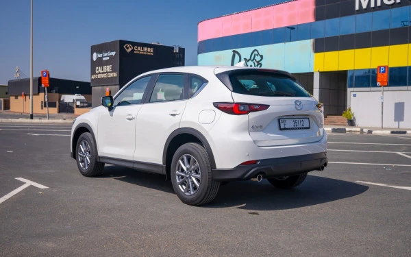  White Mazda CX5 Photo 