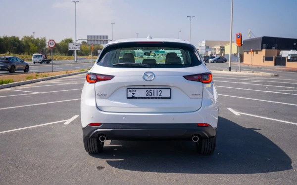  White Mazda CX5 Photo 