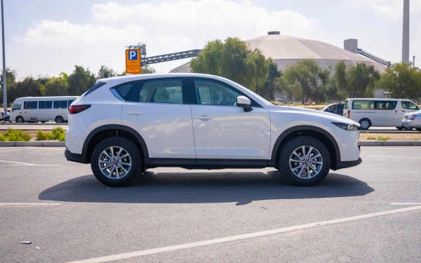  White Mazda CX5 Photo 
