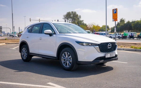  White Mazda CX5 Photo 