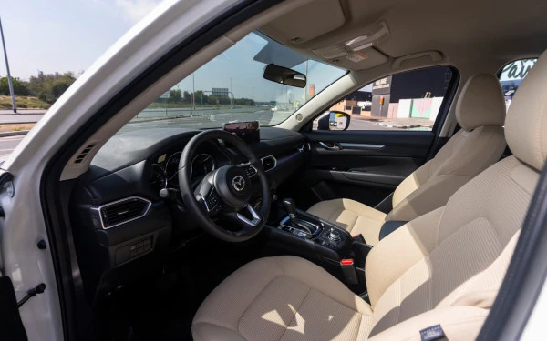  White Mazda CX5 Photo 