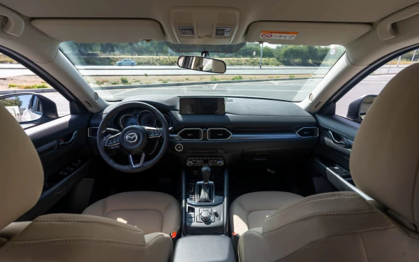  White Mazda CX5 Photo 