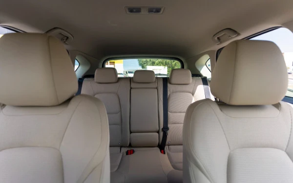  White Mazda CX5 Photo 