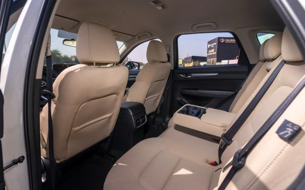  White Mazda CX5 Photo 