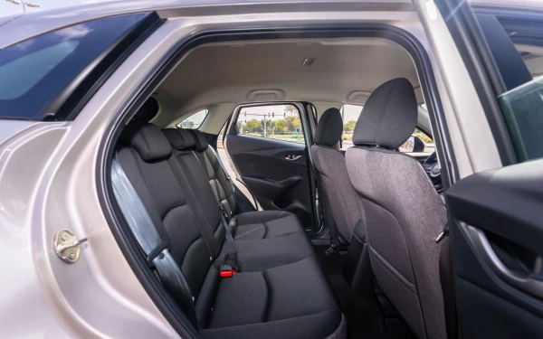  White Mazda CX3 Photo 