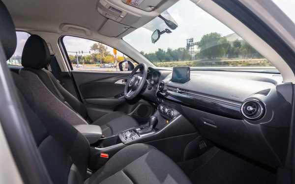  White Mazda CX3 Photo 