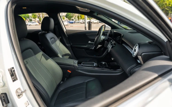  White Mercedes A220 Photo 