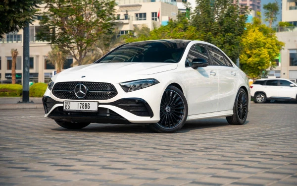  White Mercedes A200 Photo 