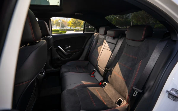  White Mercedes A200 Photo 