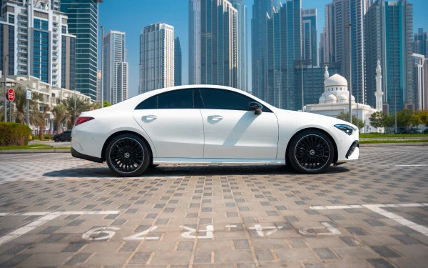  White Mercedes CLA200 Photo 