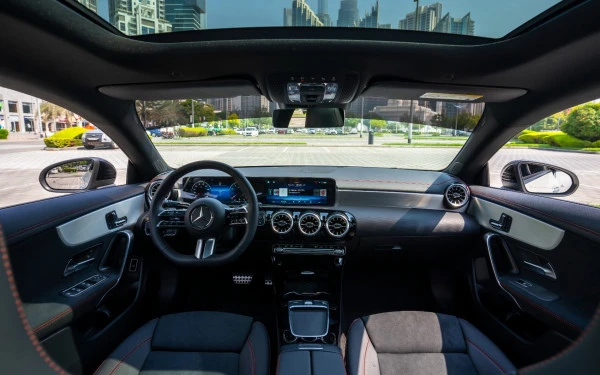  White Mercedes CLA200 Photo 