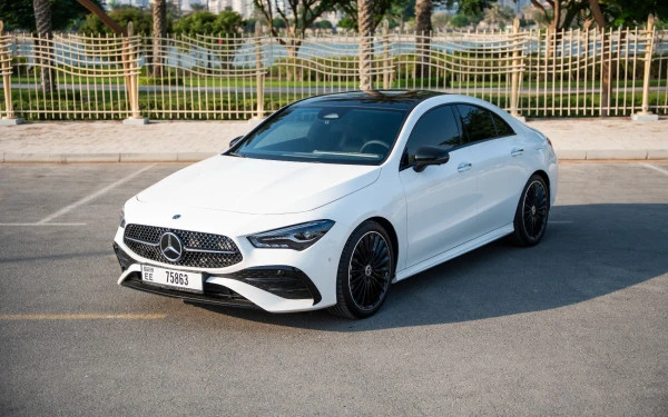  White Mercedes CLA200 Photo 
