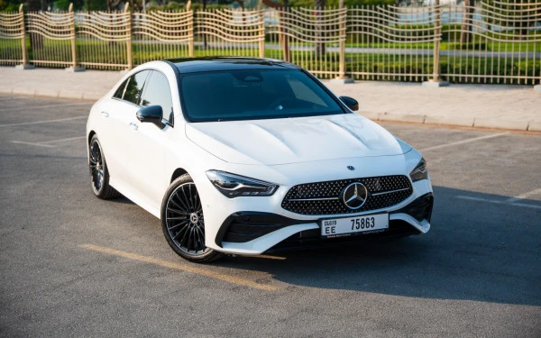  White Mercedes CLA200 Photo 