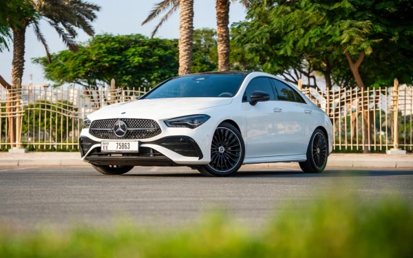  White Mercedes CLA200 Photo 