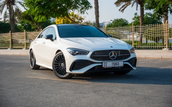 White Mercedes CLA200 Photo 