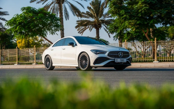  White Mercedes CLA200 Photo 