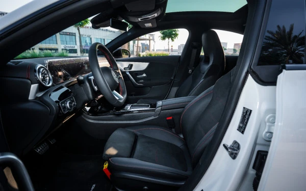  White Mercedes CLA200 Photo 