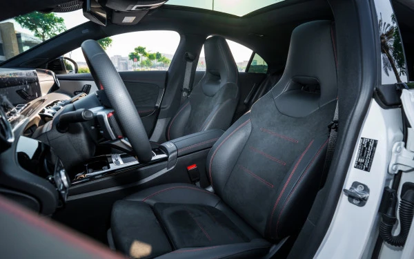  White Mercedes CLA200 Photo 