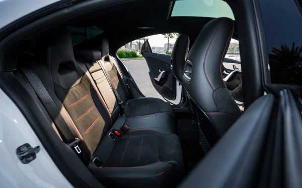  White Mercedes CLA200 Photo 