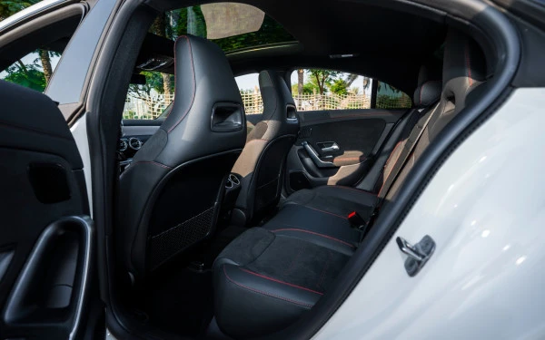  White Mercedes CLA200 Photo 