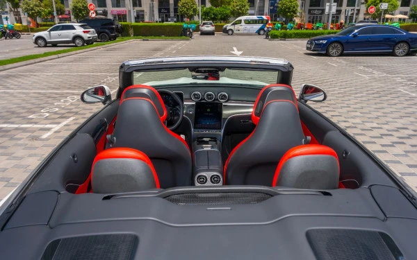  White Mercedes CLE 200 AMG cabriolet/convertible Photo 