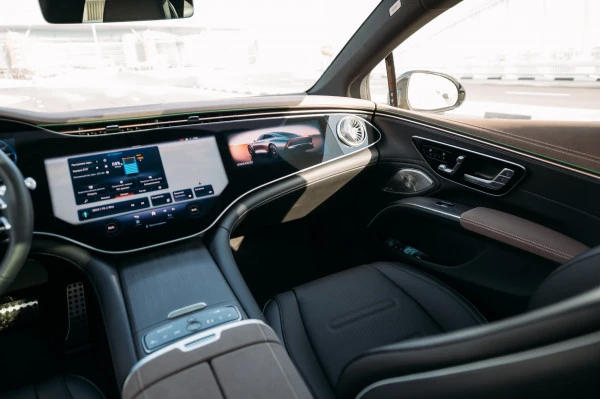  White Mercedes EQS 53 AMG Photo 