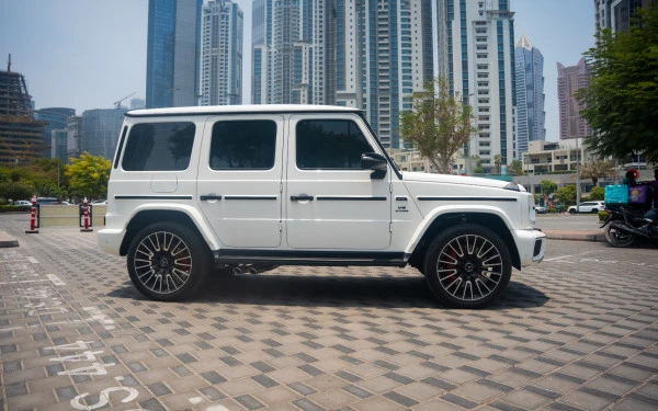  White Mercedes G63 AMG Photo 
