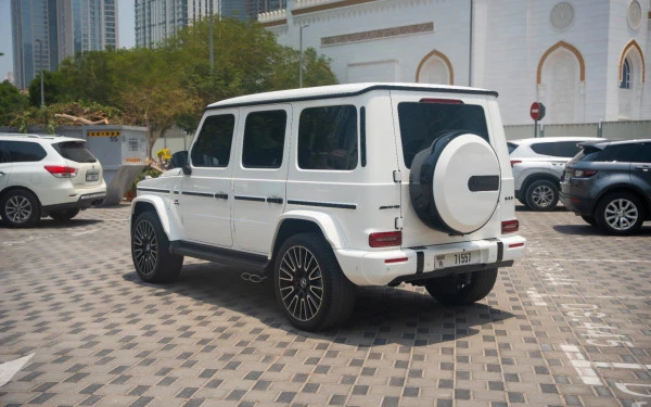  White Mercedes G63 AMG Photo 