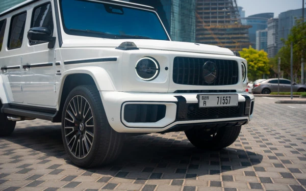  White Mercedes G63 AMG Photo 