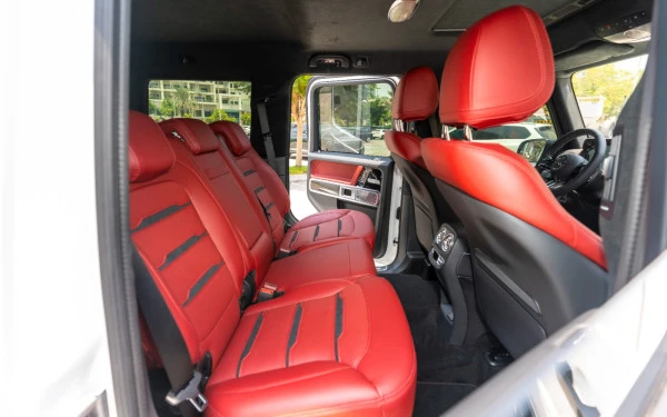  White Mercedes G63 AMG Photo 